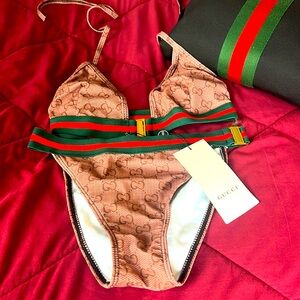 ❤️💚 Gucci Bikini..🔥